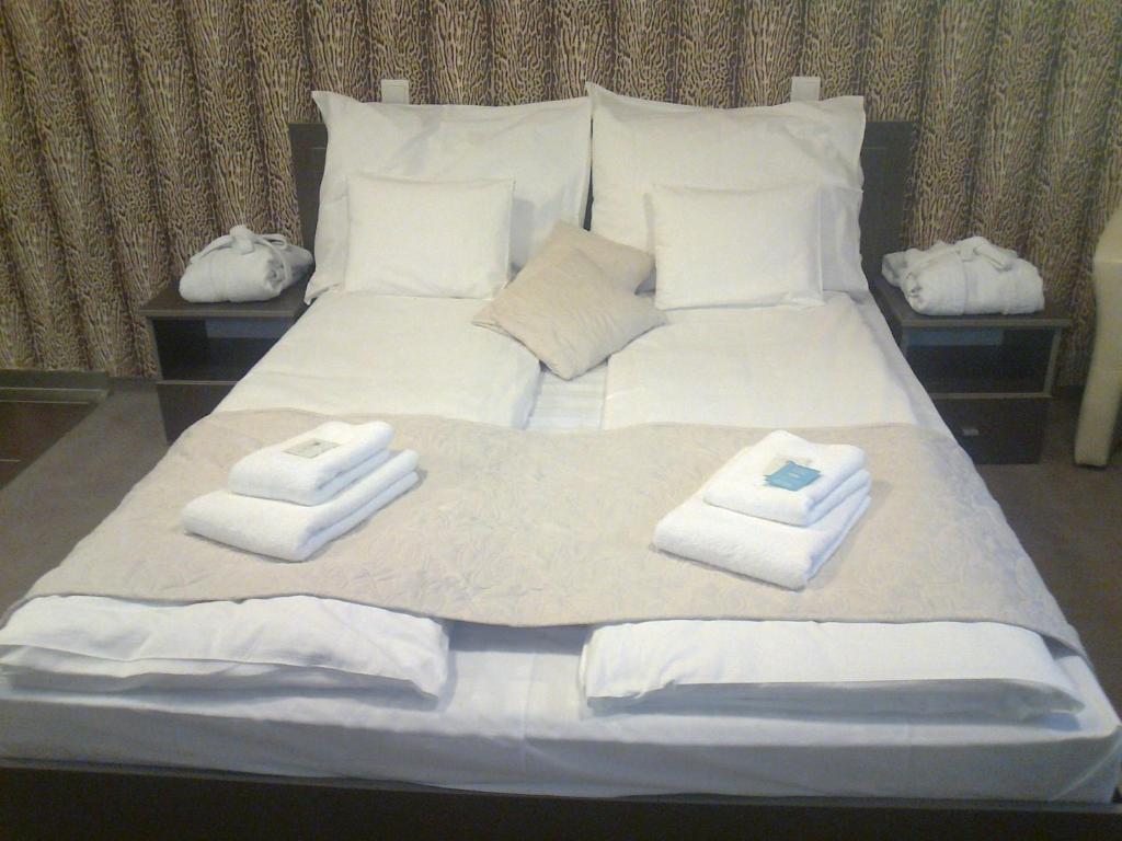 Palermo Panzio Hotel Nyiregyhaza Room photo