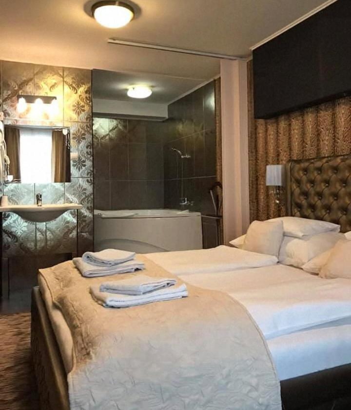 Palermo Panzio Hotel Nyiregyhaza Exterior photo